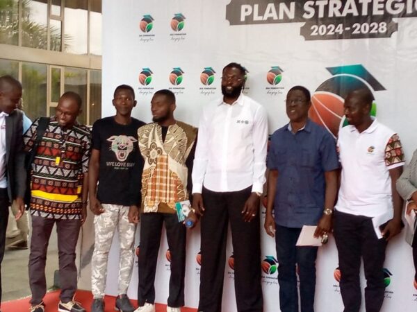 TOGO:  La Fondation Sheyi Emmanuel Adebayor, devoile son programme pour la période 2024-2028