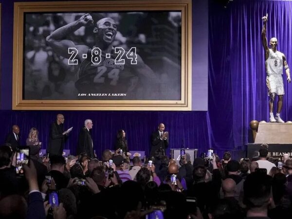 Sport/NBA:  Los Angeles rend hommage à Kobe Bryant