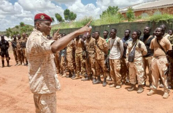 Burkina Faso :  Quand le chef d’Etat-major général adjoint des Armées mobilise ses groupes à Djibo.