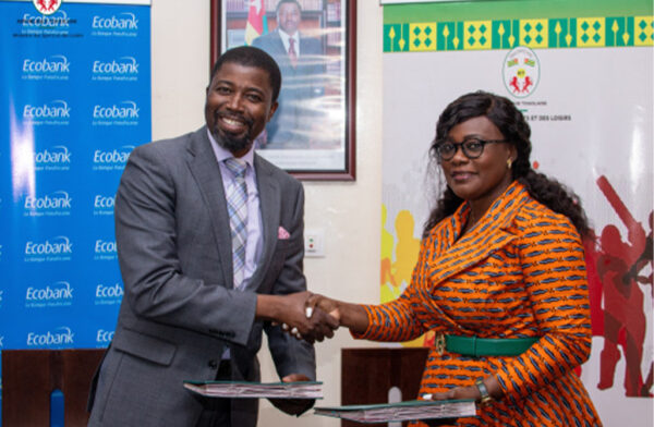 Togo : Signature d’accord de partenariat avec l’Ecobank pour le développement du sport scolaire et de masse.