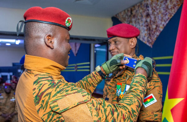 Burkina Faso : Remise des insignes de Général, Moussa Diallo prend les rênes de l’État-major général des armées.